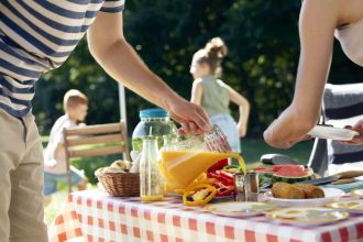 enfants s'amusant ensemble en colonie de vacances à Rouen
