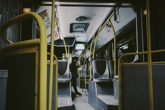 Voyage en bus éco-responsable entre Paris et Nice